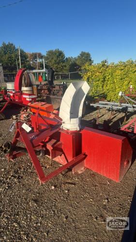 MCKEE 6.5FT SINGLE AUGER SNOWBLOWER