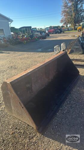 HLA 94IN HIGH VOLUME MATERIAL BUCKET