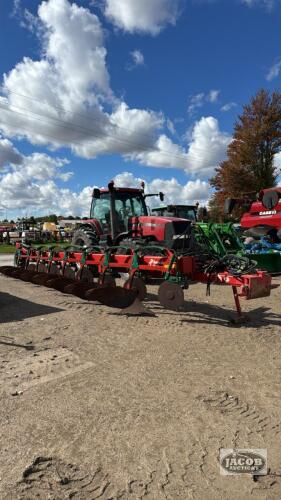 KVERNELAND BE115 8-FURROW SEMI MOUNT PLOW