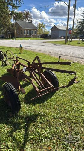 DAVID BRADLEY 2 FURROW TRAIL PLOW