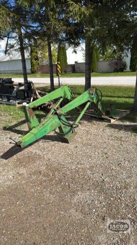 JOHN DEERE 148 LOADER FRAME WITH BRACKETS