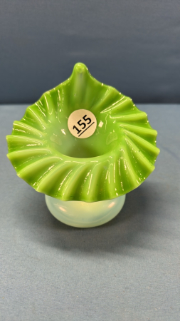 Opalescent Green Glass Jack-in-the-Pulpit Vase