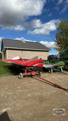 CASE IH 3208 CORN HEAD AND CART