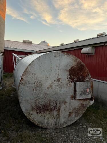 OFFSITE: STEEL 10 TON UPRIGHT FEED TANK
