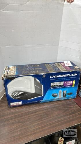 CHAMBERLAIN 3/4 HP GARAGE DOOR OPENER