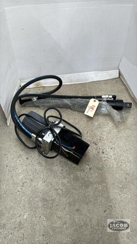 HYDRAULIC ACTUATOR WITH STAINLESS CYLINDER