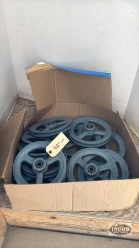 (11) 8IN V PULLEYS