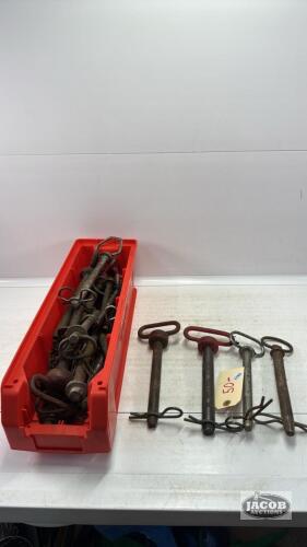 LARGE ASSORTMENT OF DRAW PINS