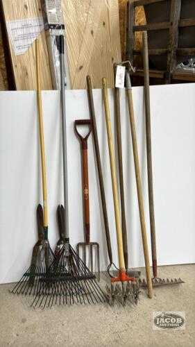 (10) PIECE GARDEN TOOL LOT