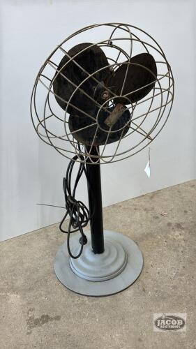14IN PEDESTAL FAN