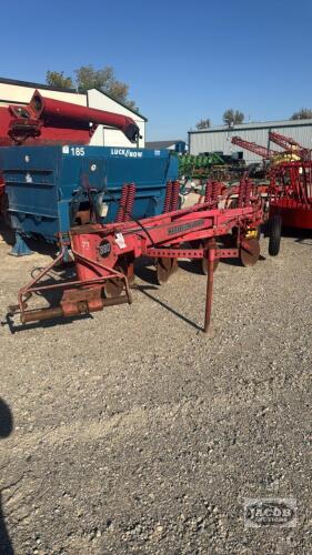 MASSEY FERGUSON 880 3PTH 4 FURROW PLOW