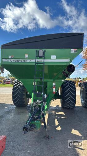UNVERFERTH 8250 850BU GRAIN CART