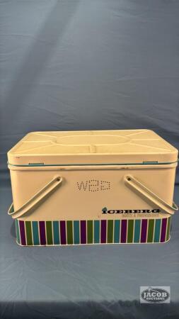 ICEBERG TIN PICNIC BASKET