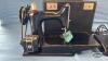 SINGER FEATHERLITE SEWING MACHINE IN CARRYING CASE - 4