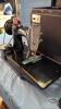 SINGER FEATHERLITE SEWING MACHINE IN CARRYING CASE - 7