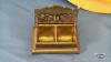 BRASS LOT ON 10IN BAYFIELD SOUVENIR PLATE - 5
