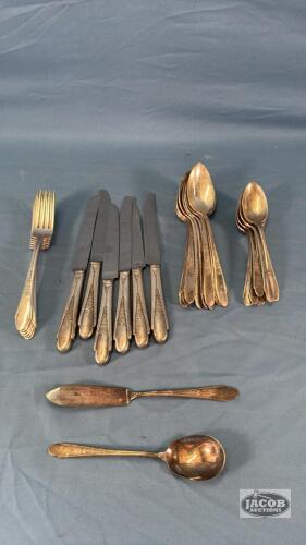 SELECTION OF WM. ROGERS SILVER PLATE CUTLERY