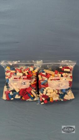 ASSORTMENT OF LEGO PIECES