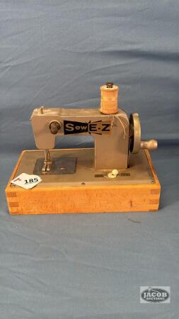 SEW E-Z CHILDS TOY SEWING MACHINE