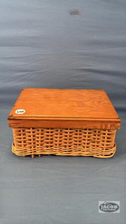 QUANTITY OF CLOTHES PIN IN WICKER BOX