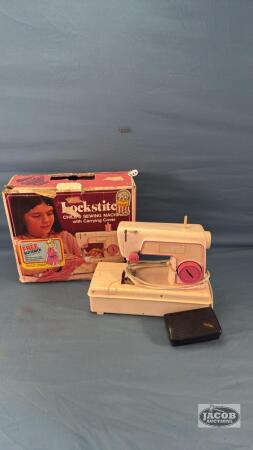 CHILDRENS SEWING MACHINE