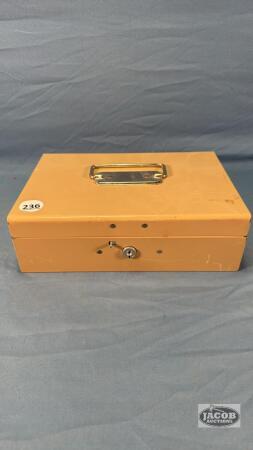 METAL CASH BOX