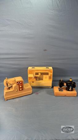 (3) PLASTIC CHILDRENS SEWING MACHINES