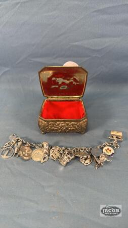 CHARM BRACELET IN 3IN WIDE FOOTED DRESSER BOX