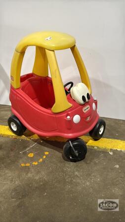 LITTLE TIKES RIDE ON CAR