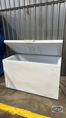 WOODS CHEST FREEZER