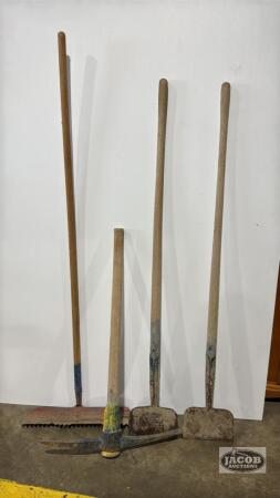 YARD TOOL LOT