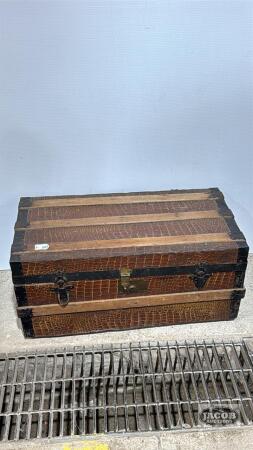 STEAMER TRUNK