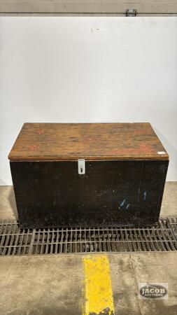 DOVE TAILED WOODEN BLANKET BOX WITH REPAIRS