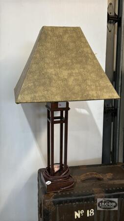 TABLE LAMP