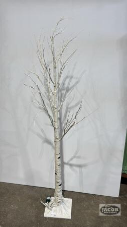 LIGHTED DECORATIVE TREE