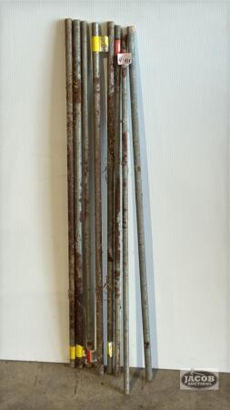 (8) PIECES OF THREADED ROD SHOWING RUST