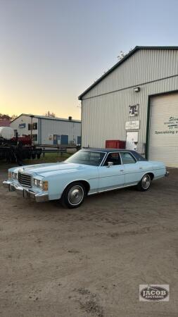 1976 FORD LTD 4 DOOR CAR
