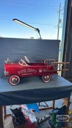 METAL PEDAL FIRE TRUCK