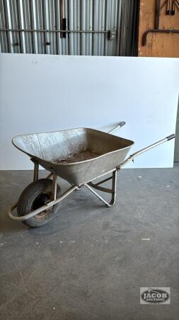 ALUMINUM WHEEL BARROW