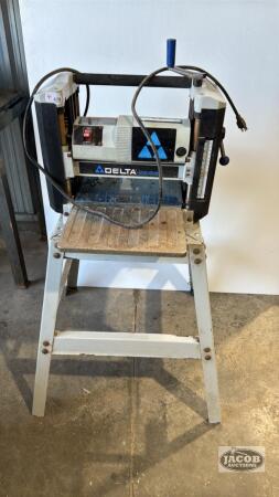DELTA 12.5IN X 6IN PLANER