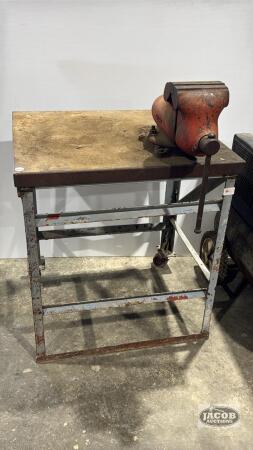 YORK 6IN VISE ON HEAVY (2) WHEEL ROLLING TABLE