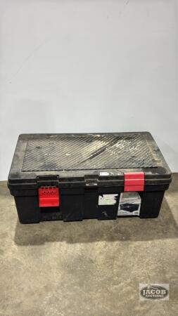 31 GALLON POLY STORAGE LOCKER
