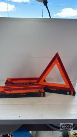 (3) ROAD SIDE SAFETY TRIANGLES