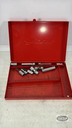SNAP ON TIN BOX