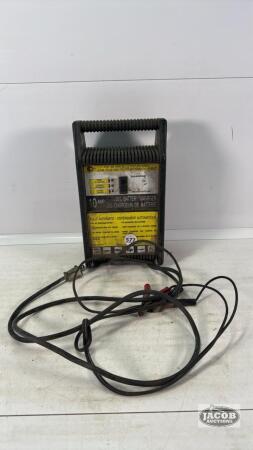 10AMP BATTERY CHARGER