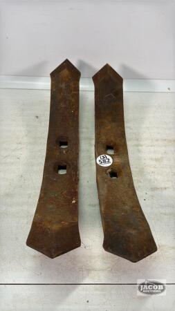 (2) CHISEL PLOW POINTS