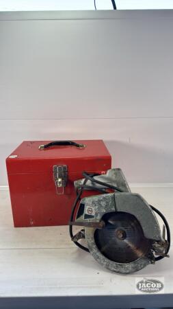 BLACK AND DECKER 7 1/4 IN CIRCULAR SAW