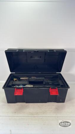 19IN PLASTIC TOOL BOX WITH LIFTOUT TRAY
