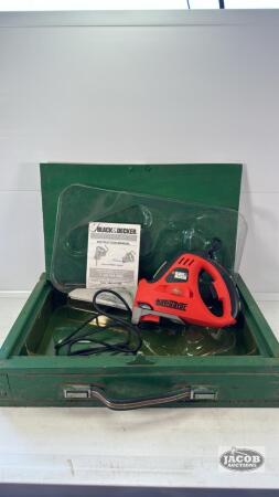 BLACK AND DECKER NAVIGATOR SAW
