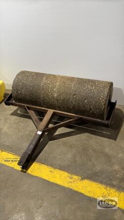 39IN CONCRETE LAWN ROLLER